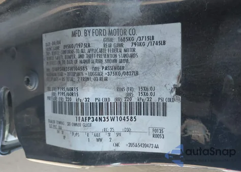 2005 Ford Focus Zx4 z USA, uszkodzony, nr VIN 1FAFP34N35W104585